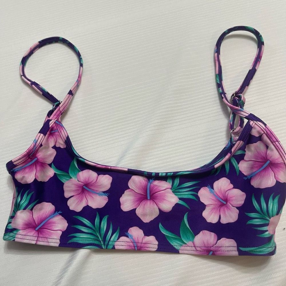 Frankie’s Bikini’s Jean Shine Floral Bikini Top Size Small New